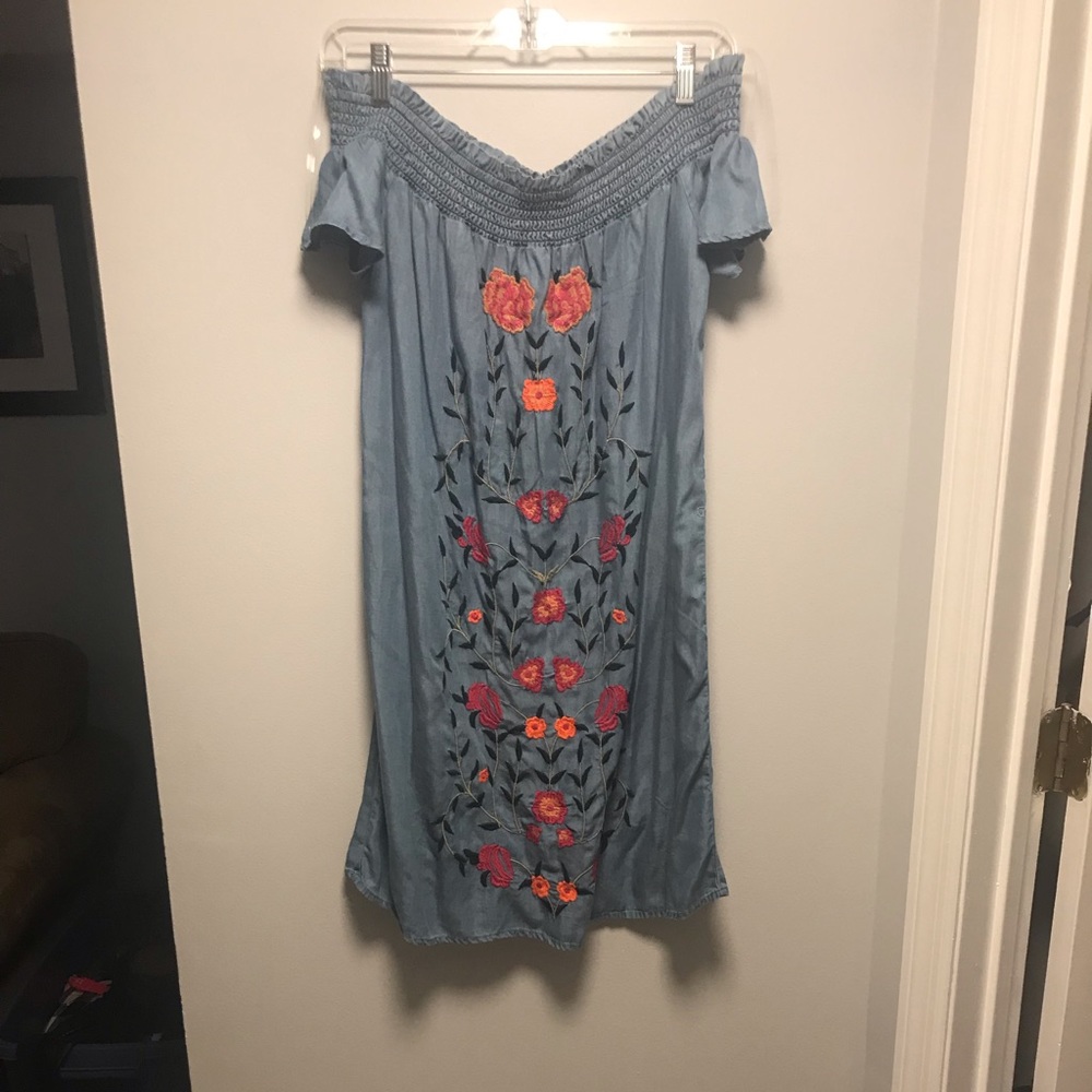 Francesca’s embroidered chambray dress